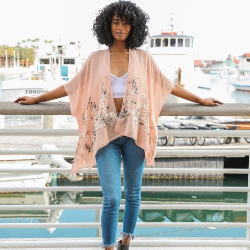 Jane Embroidered Daisy Kimono